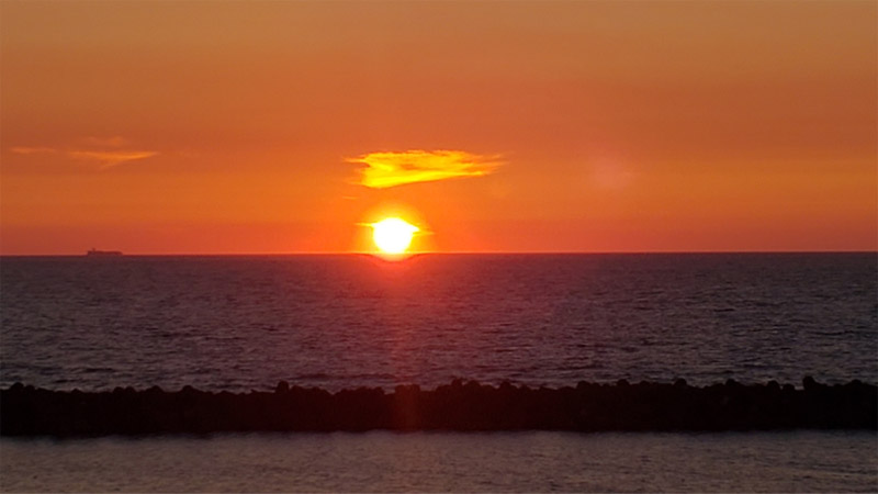 瀬波海岸夕陽ギャラリー