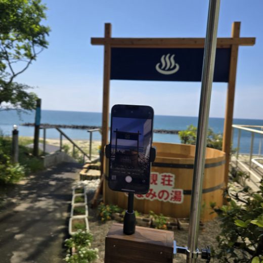 写真スポットに自撮り棒設置しました！